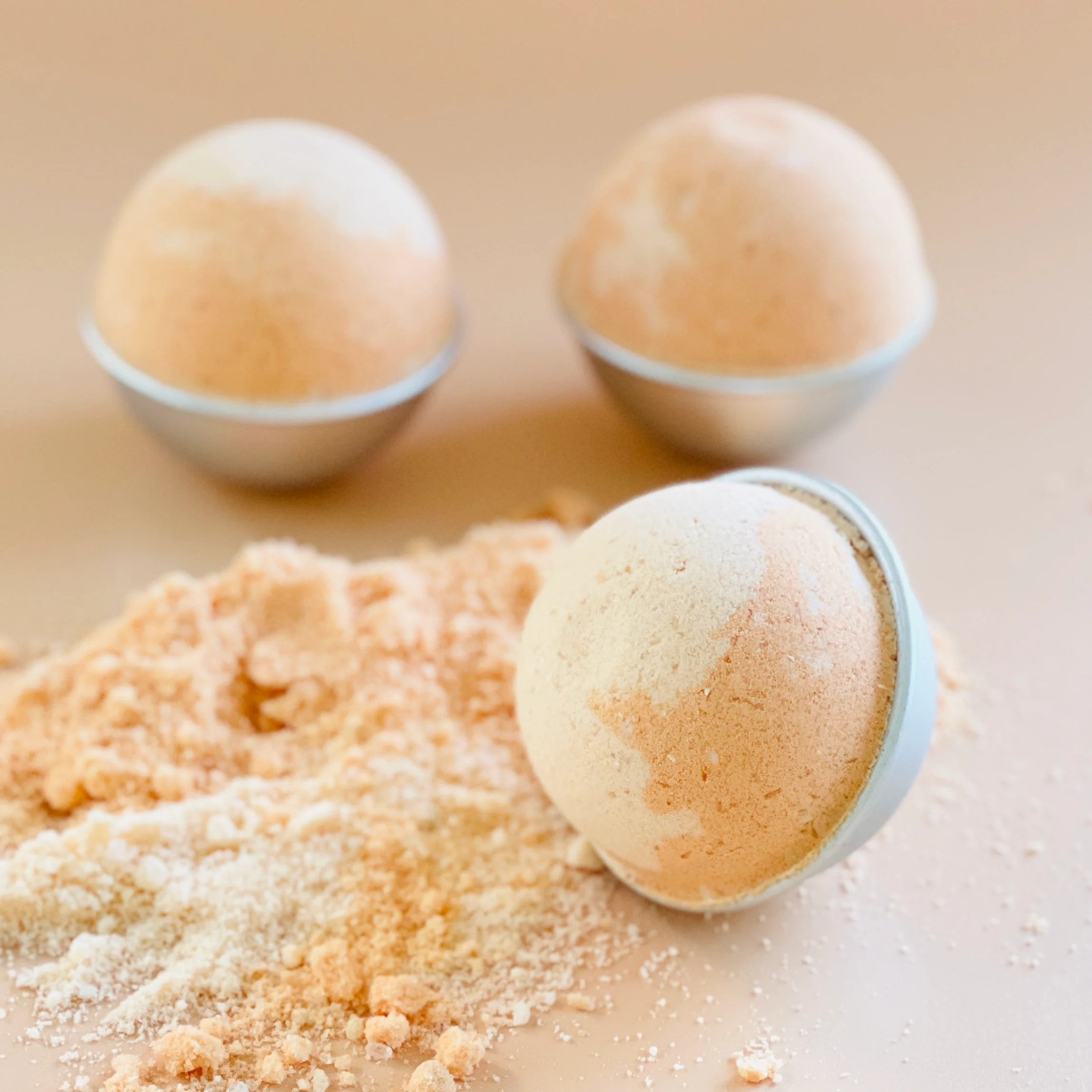 Caramel Bath Bomb – Luxurious Salty Sweet Fizz - Image 3